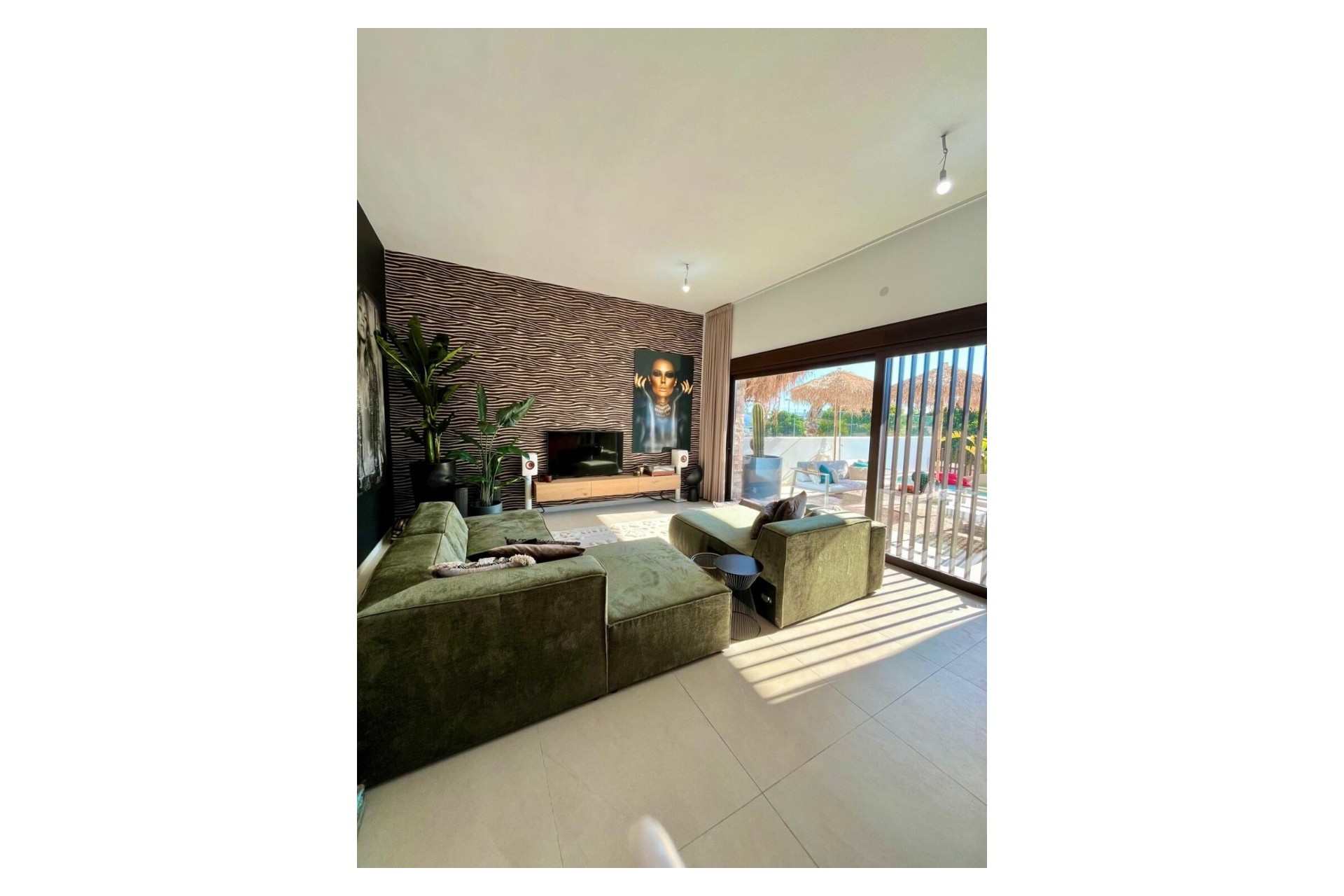 Resale - Villa -
Rojales
