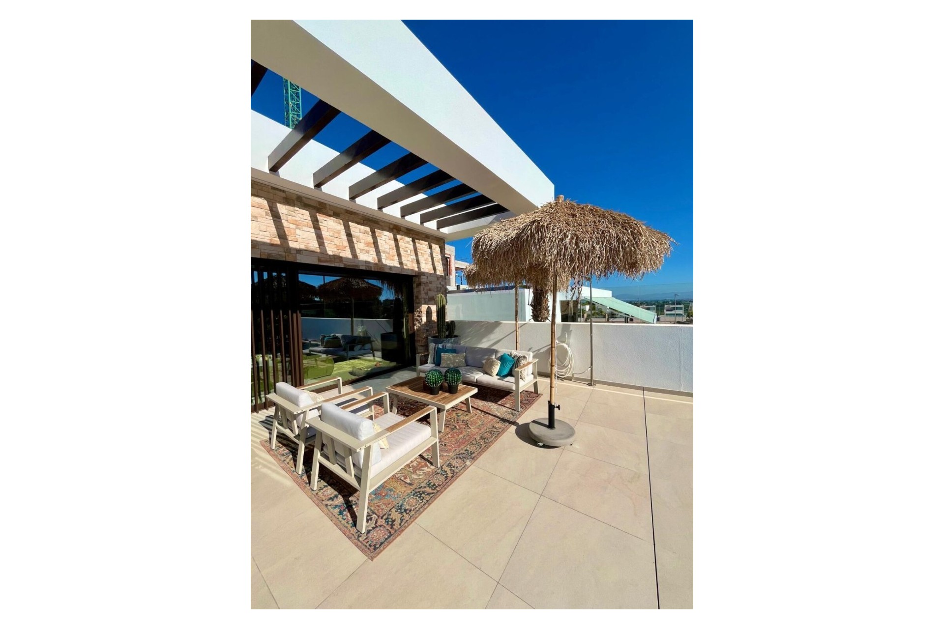 Resale - Villa -
Rojales