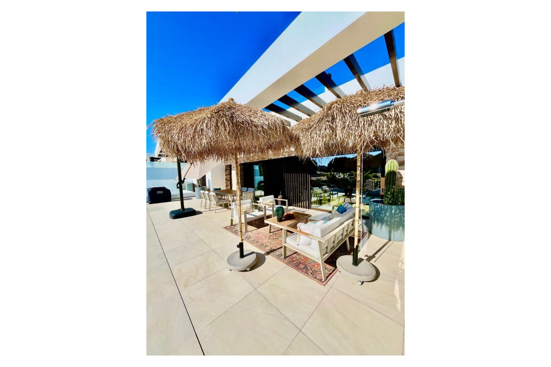Resale - Villa -
Rojales