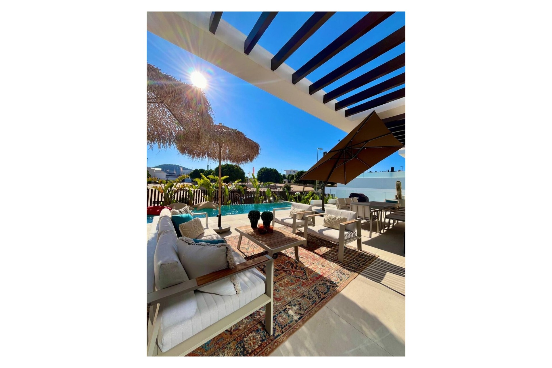 Resale - Villa -
Rojales