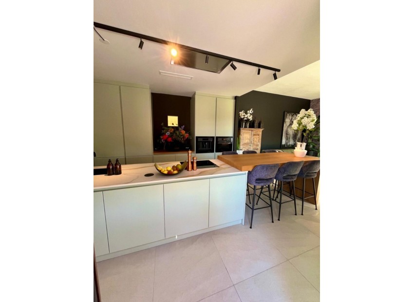 Resale - Villa -
Rojales