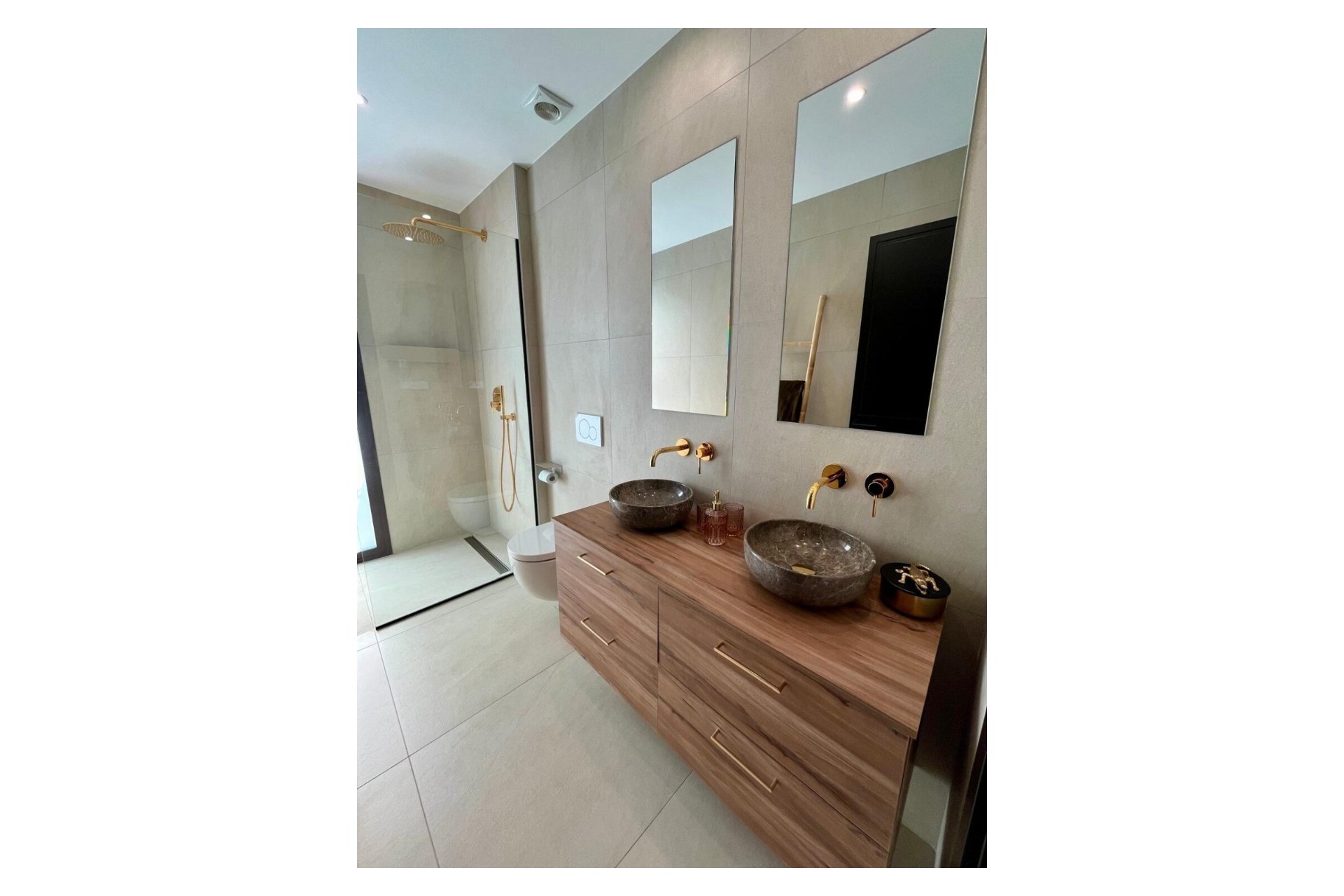 Resale - Villa -
Rojales