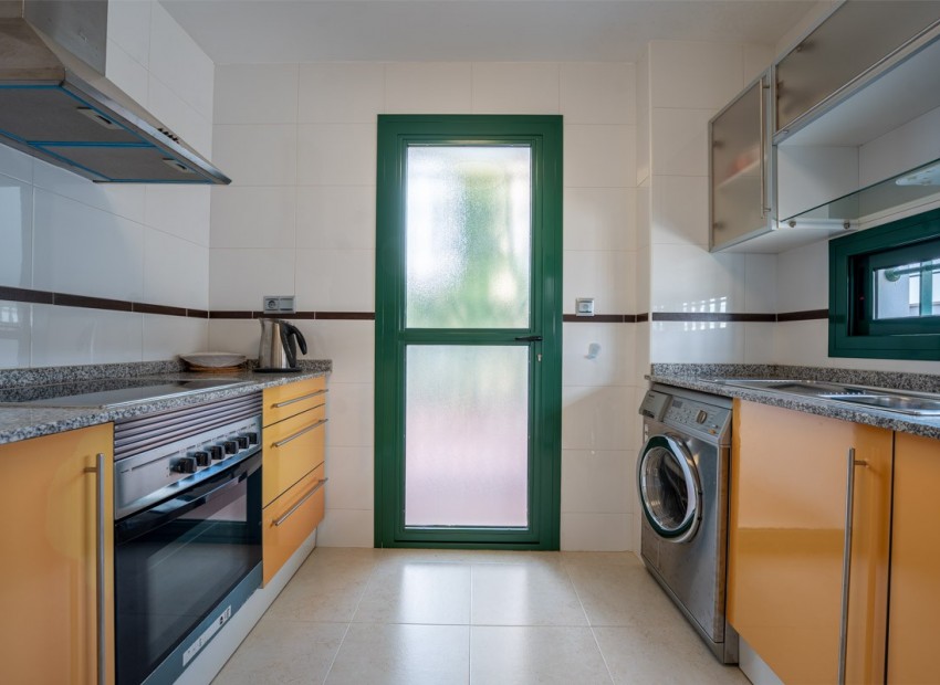 Resale - Villa -
Rojales