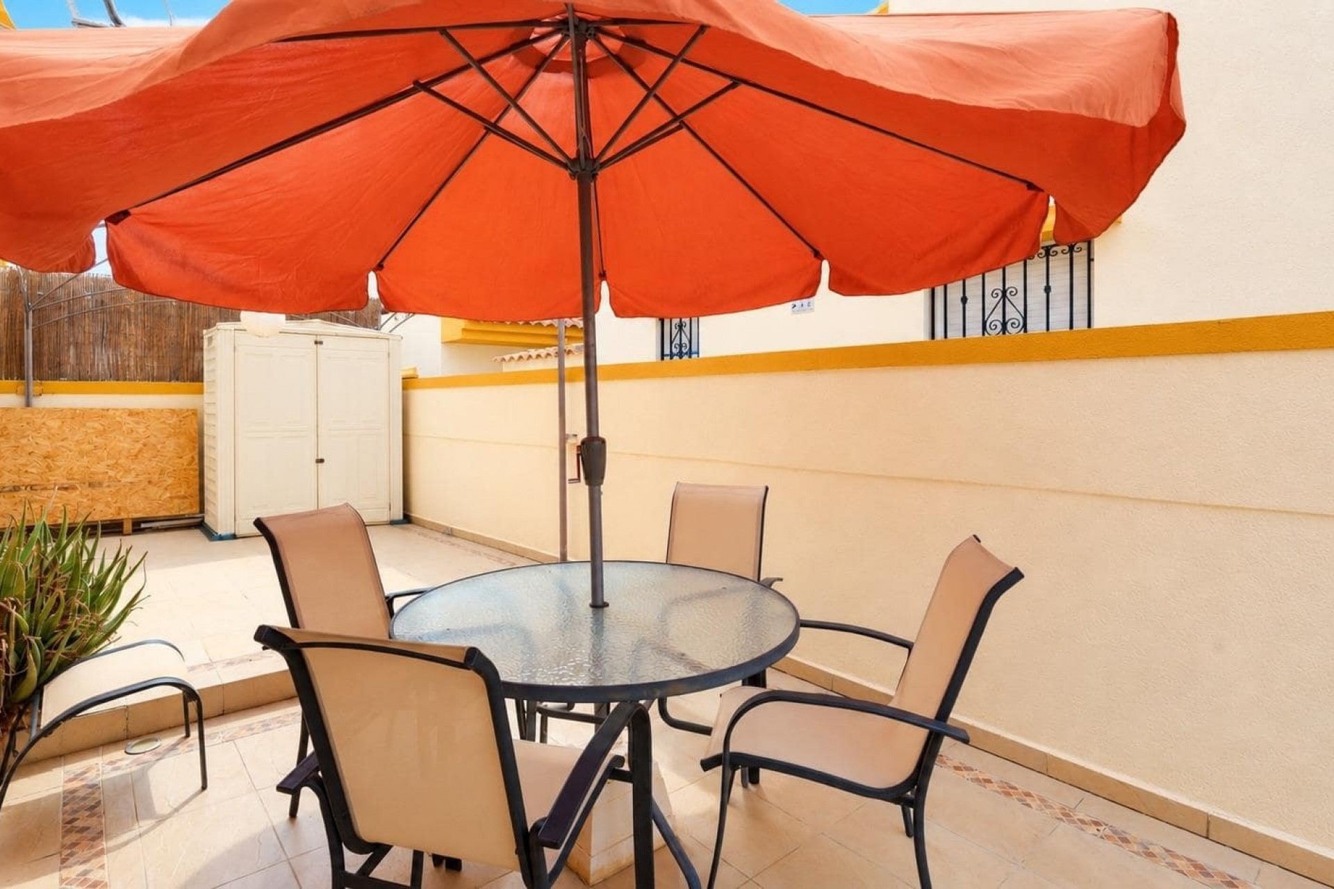 Resale - Villa -
Roldán