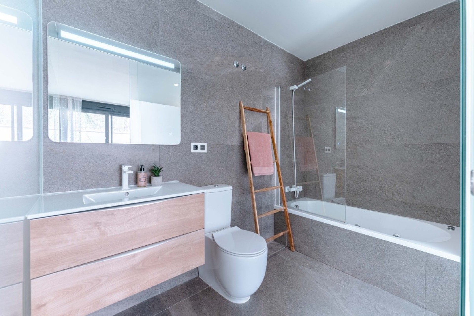 Resale - Villa -
San Miguel de Salinas