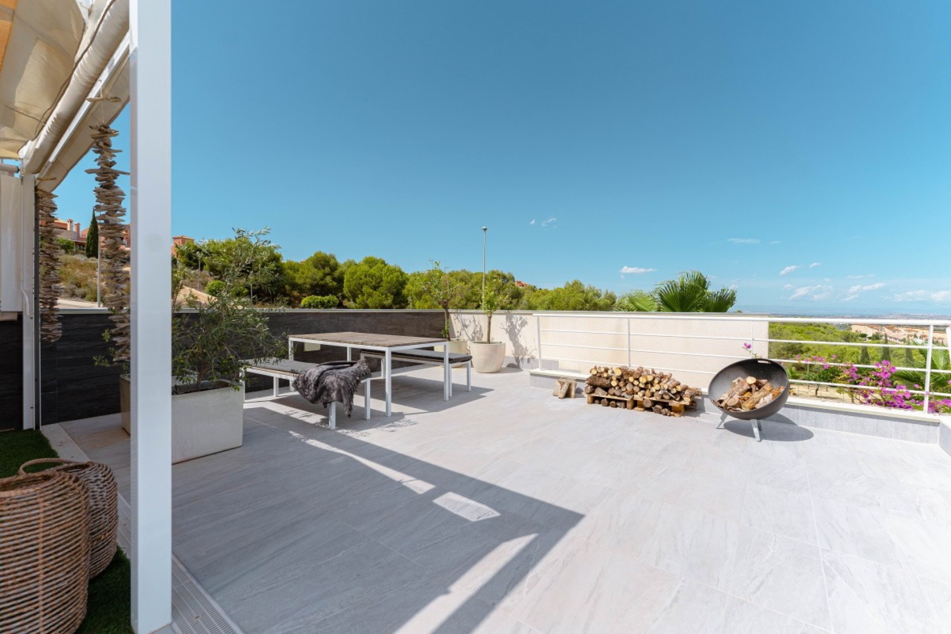 Resale - Villa -
San Miguel de Salinas