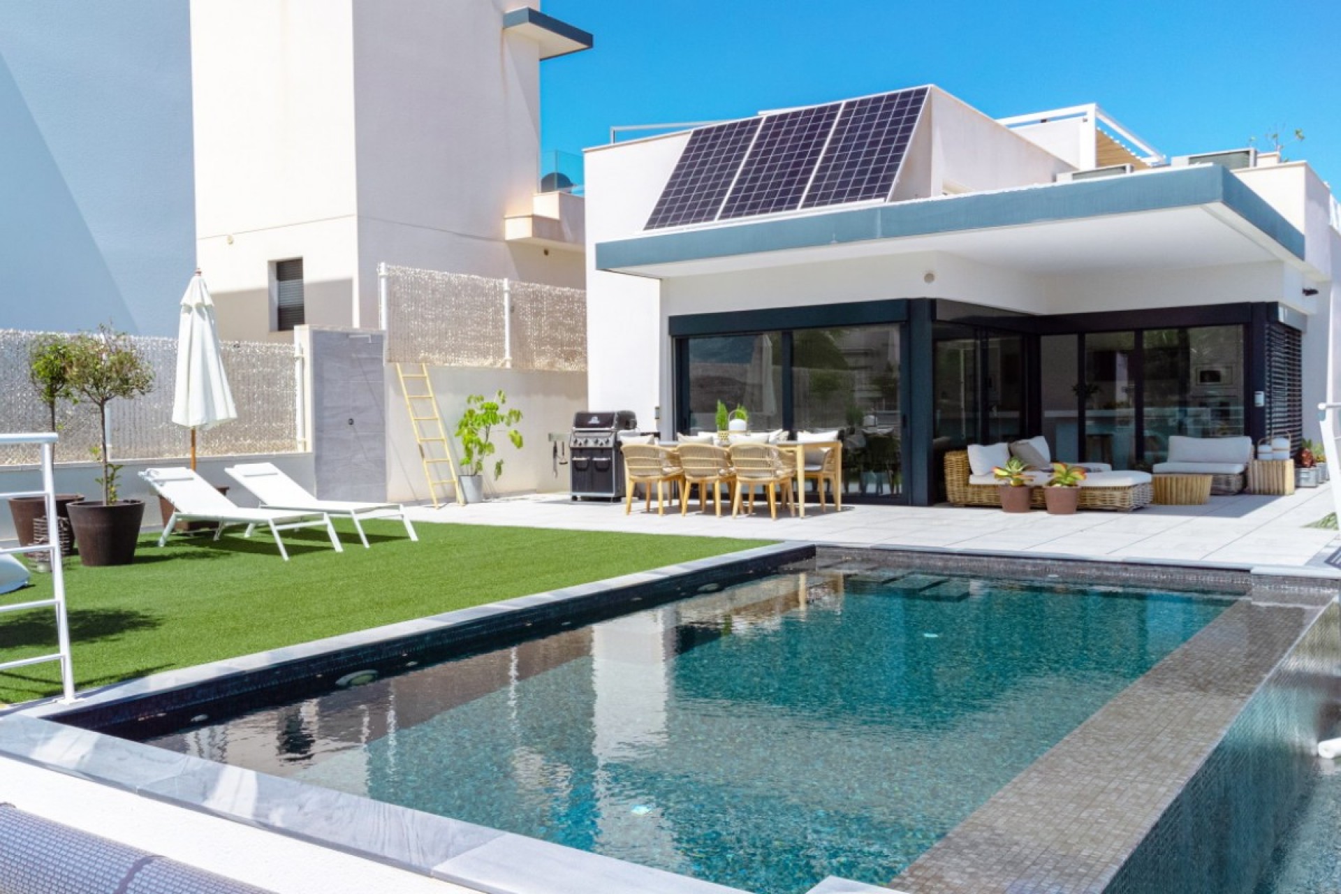 Resale - Villa -
San Miguel de Salinas