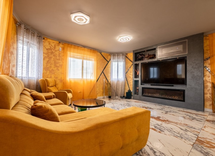 Resale - Villa -
San Miguel de Salinas