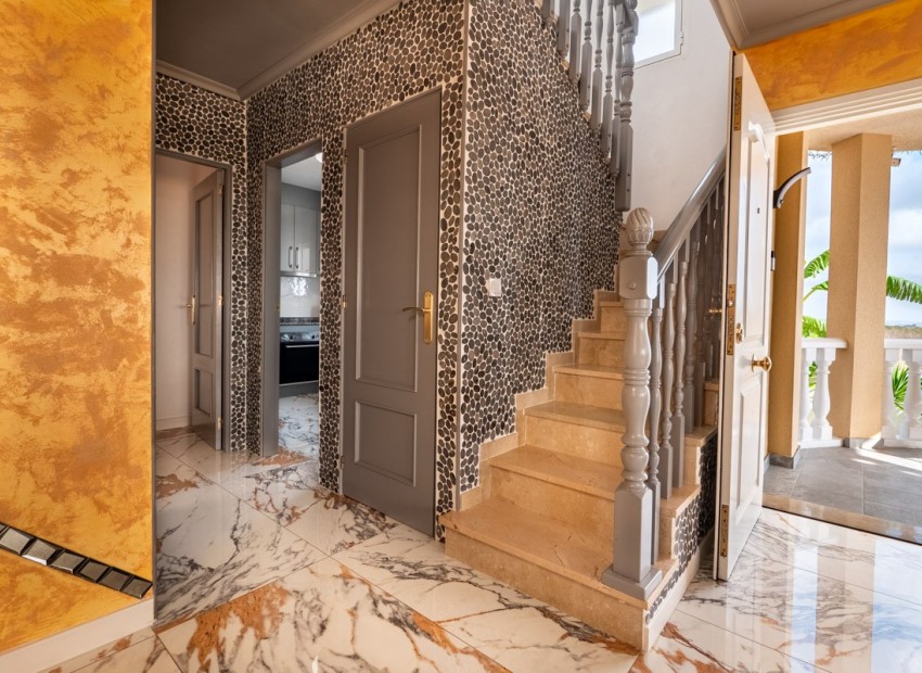 Resale - Villa -
San Miguel de Salinas