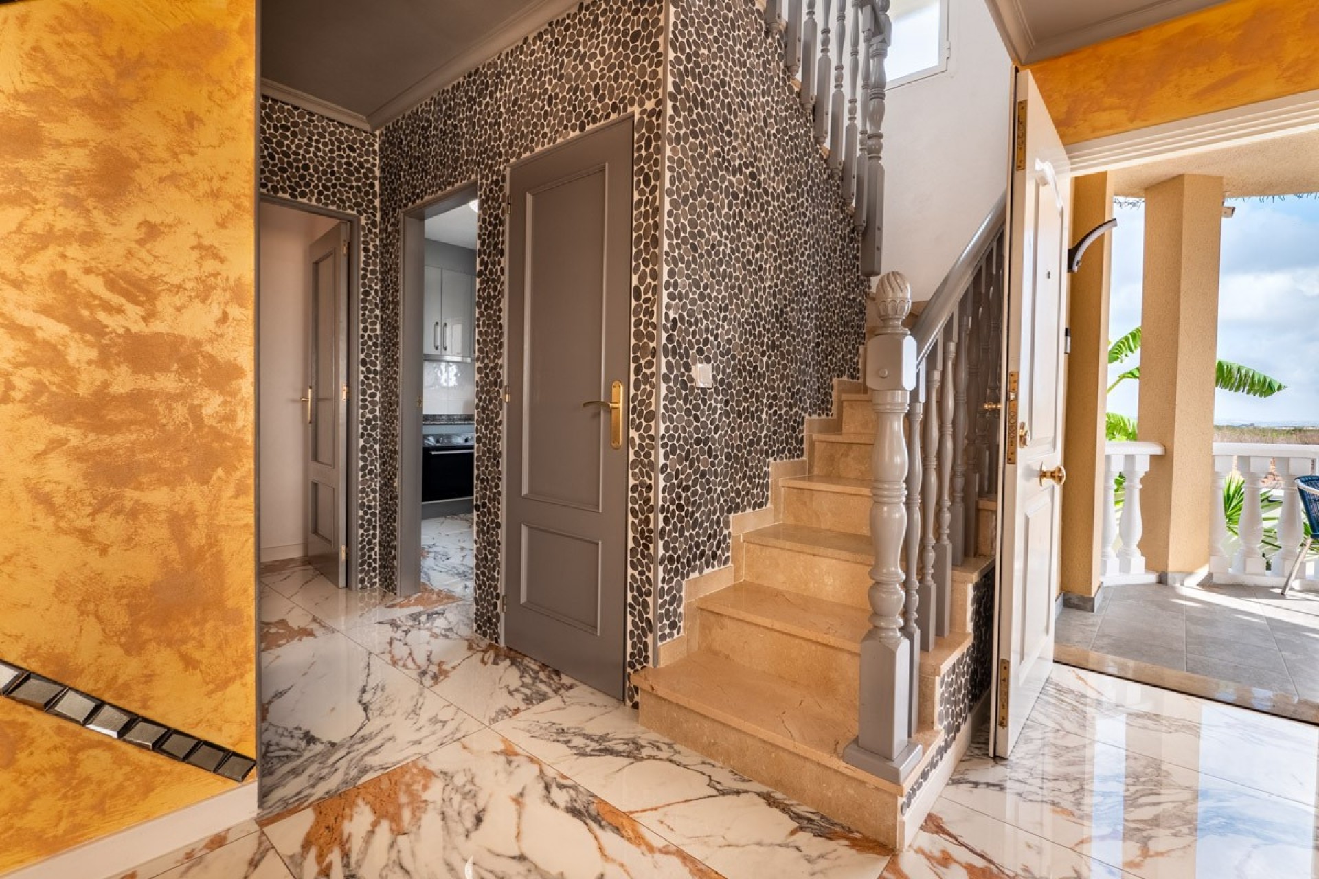 Resale - Villa -
San Miguel de Salinas