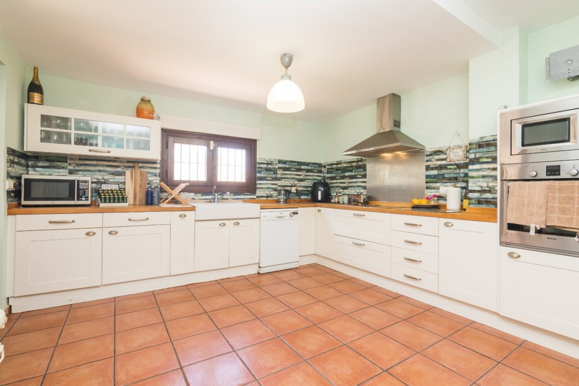 Resale - Villa -
Santa Pola
