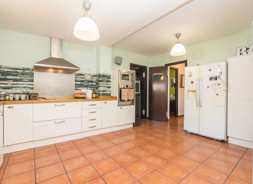 Resale - Villa -
Santa Pola