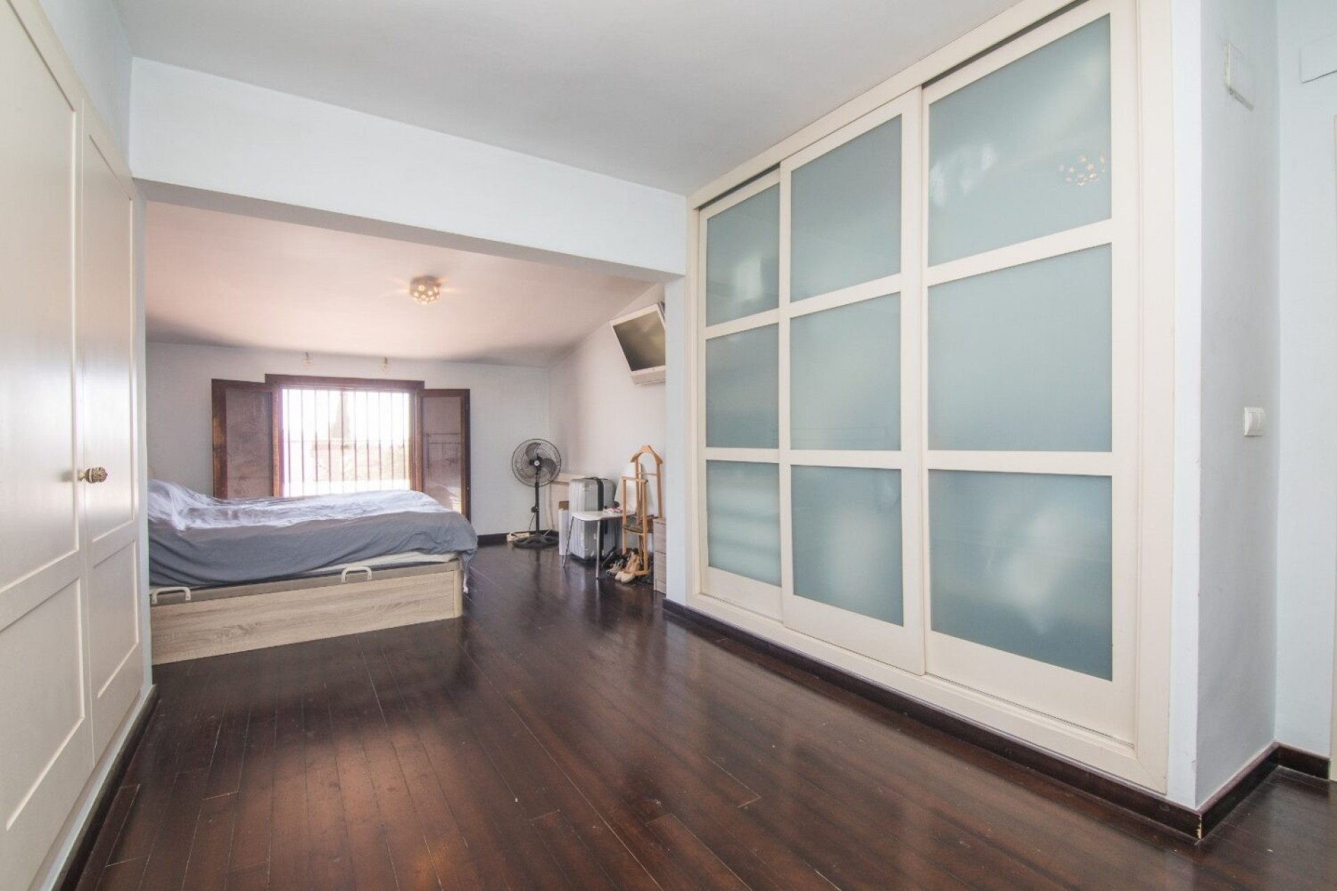Resale - Villa -
Santa Pola