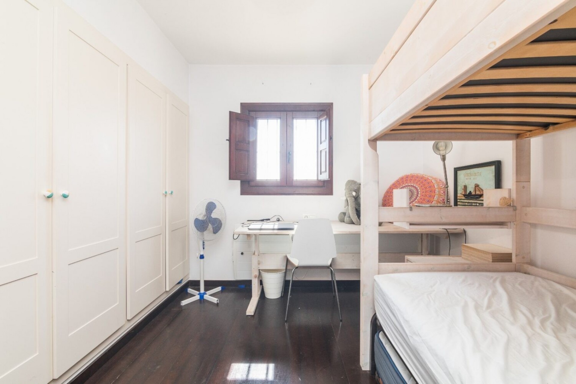 Resale - Villa -
Santa Pola