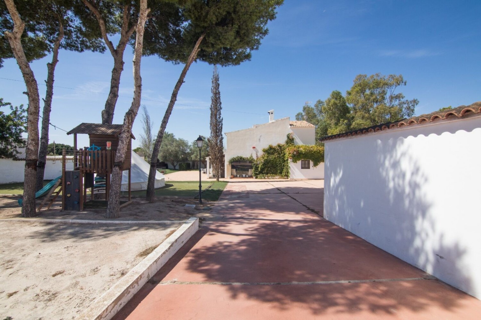 Resale - Villa -
Santa Pola