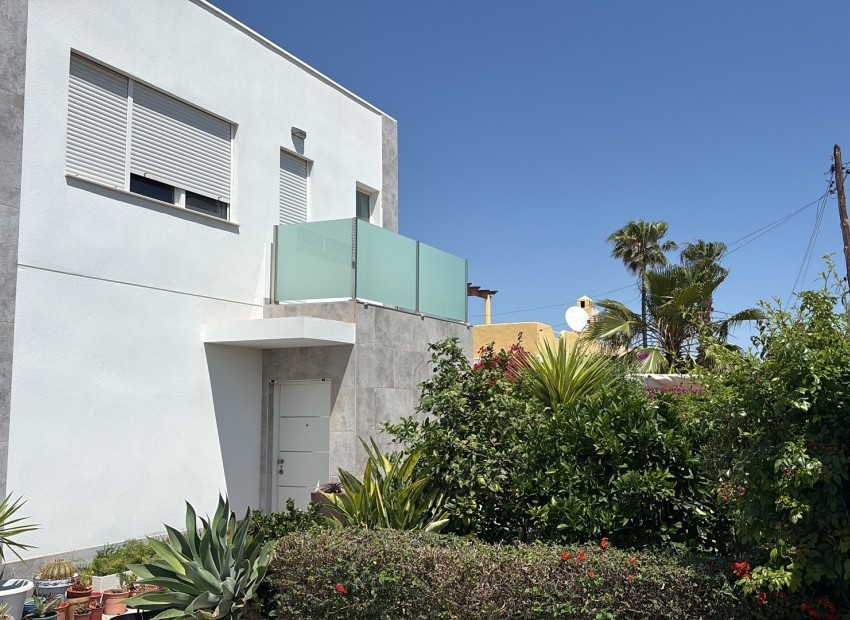 Resale - Villa -
TORREVIEJA - Torreta - Florida