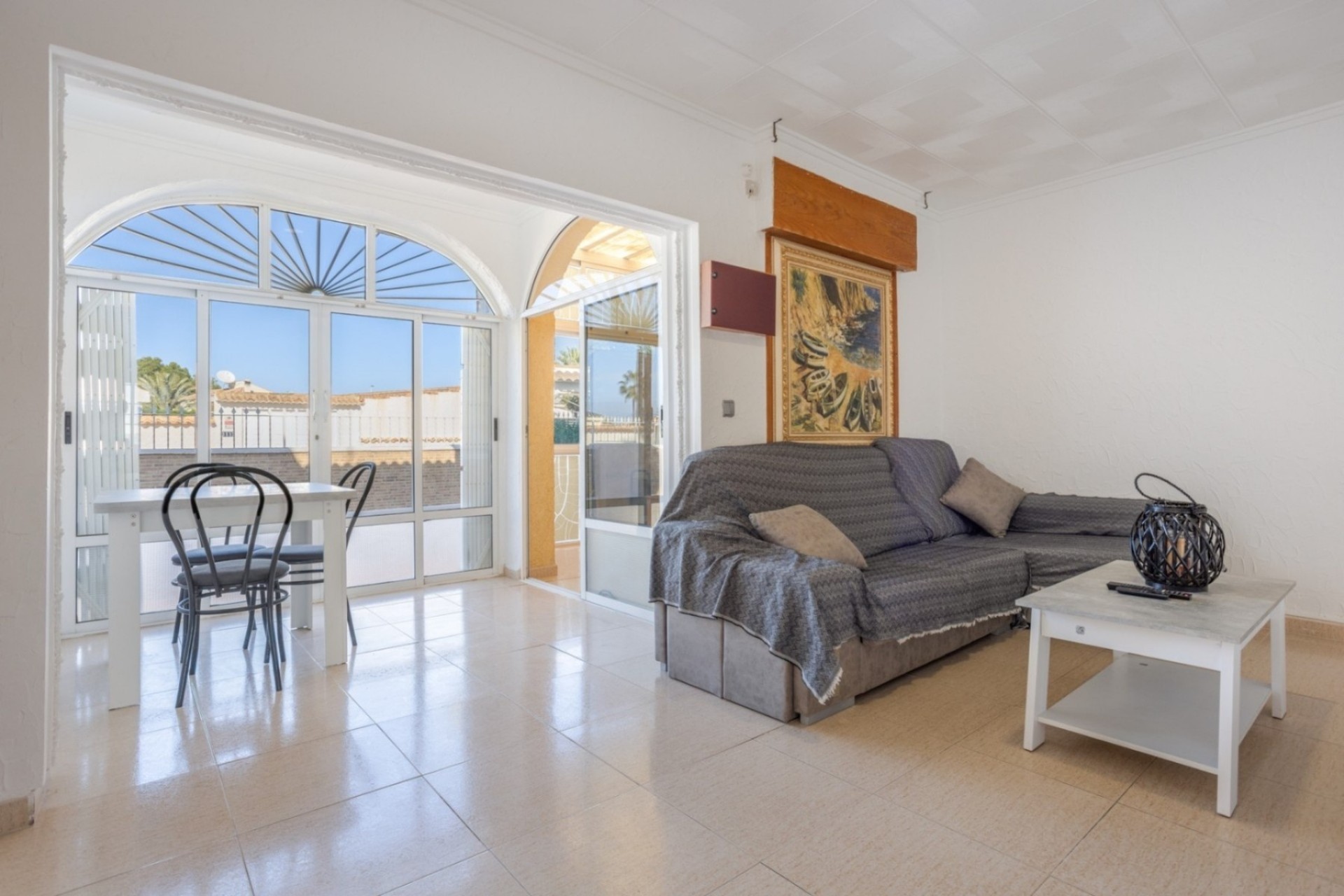 Resale - Villa -
Torrevieja