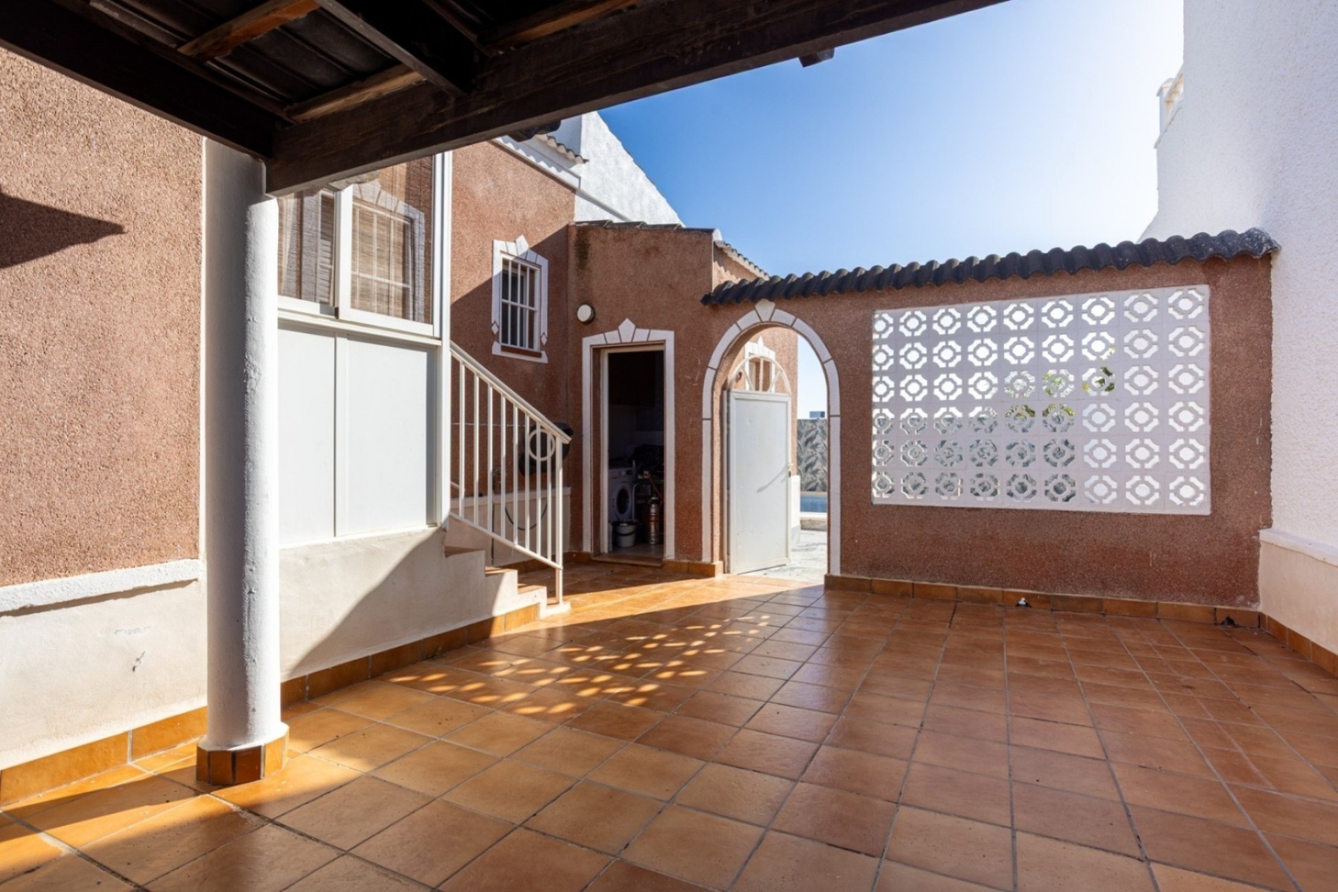 Resale - Villa -
Torrevieja