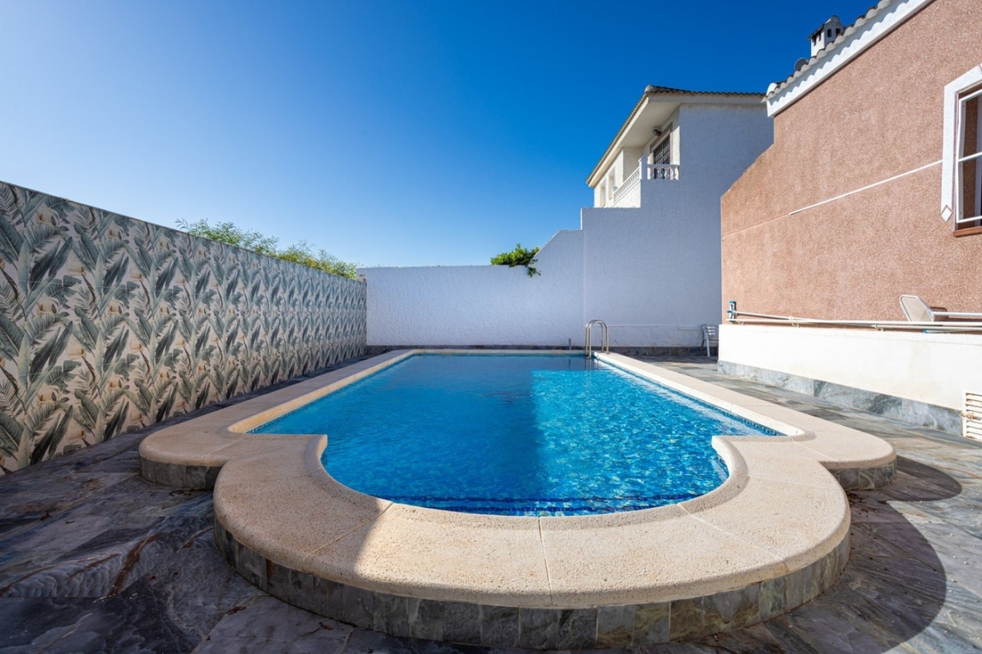 Resale - Villa -
Torrevieja