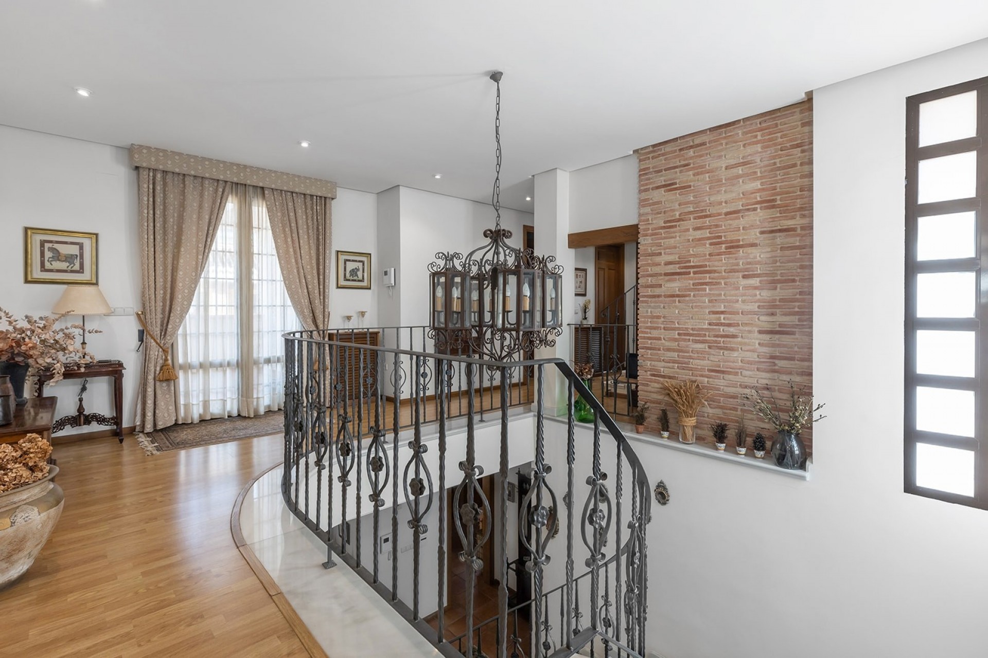 Resale - Villa -
Torrevieja