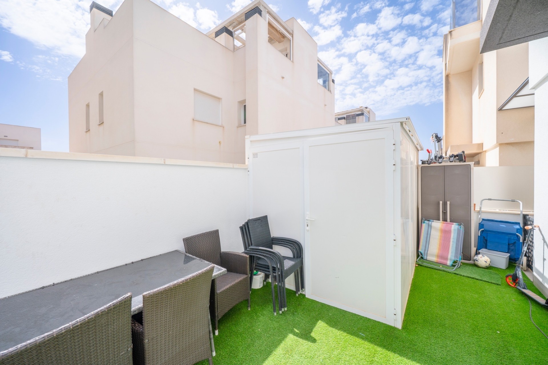 Resale - Villa -
Torrevieja
