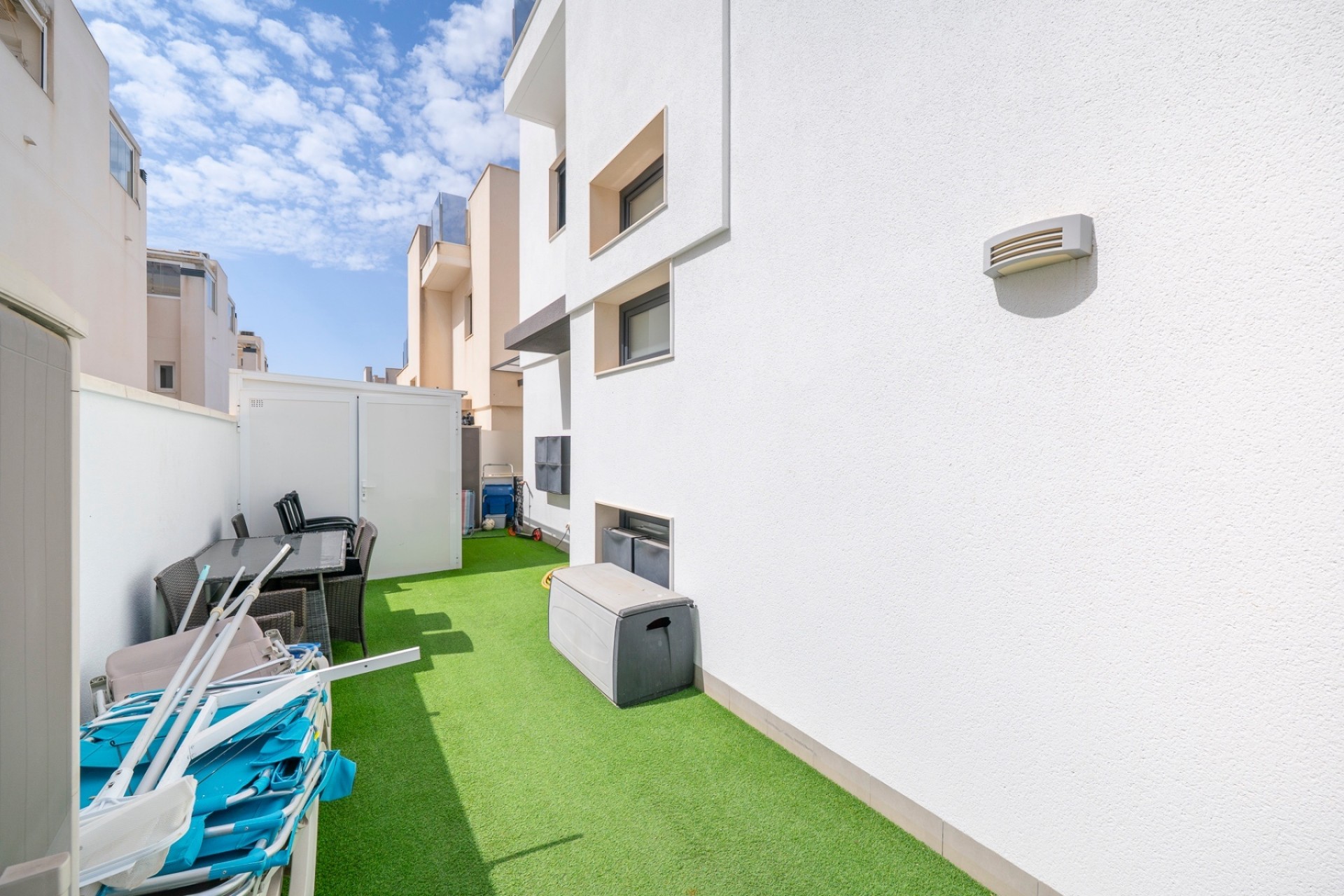 Resale - Villa -
Torrevieja