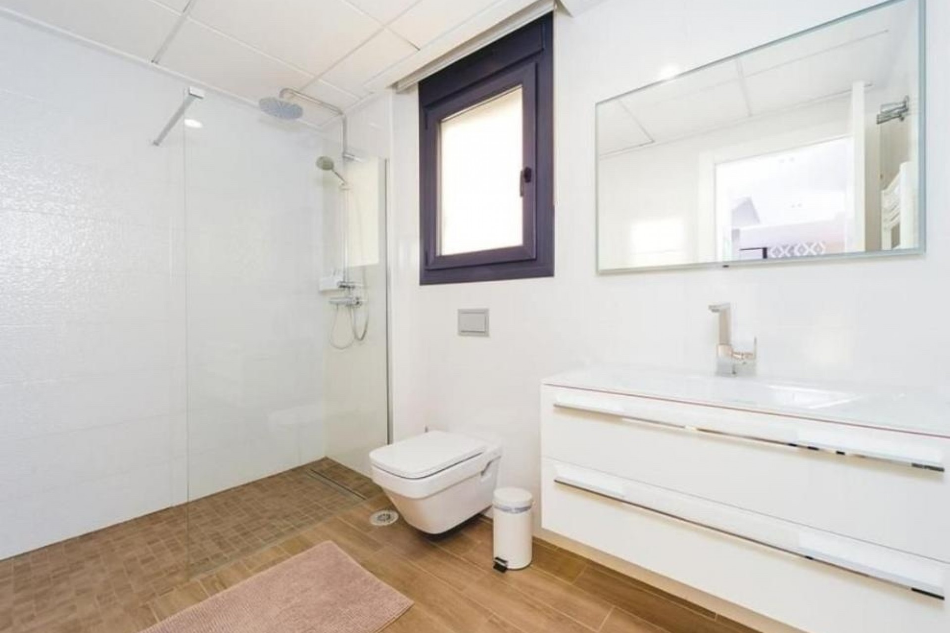 Resale - Villa -
Torrevieja