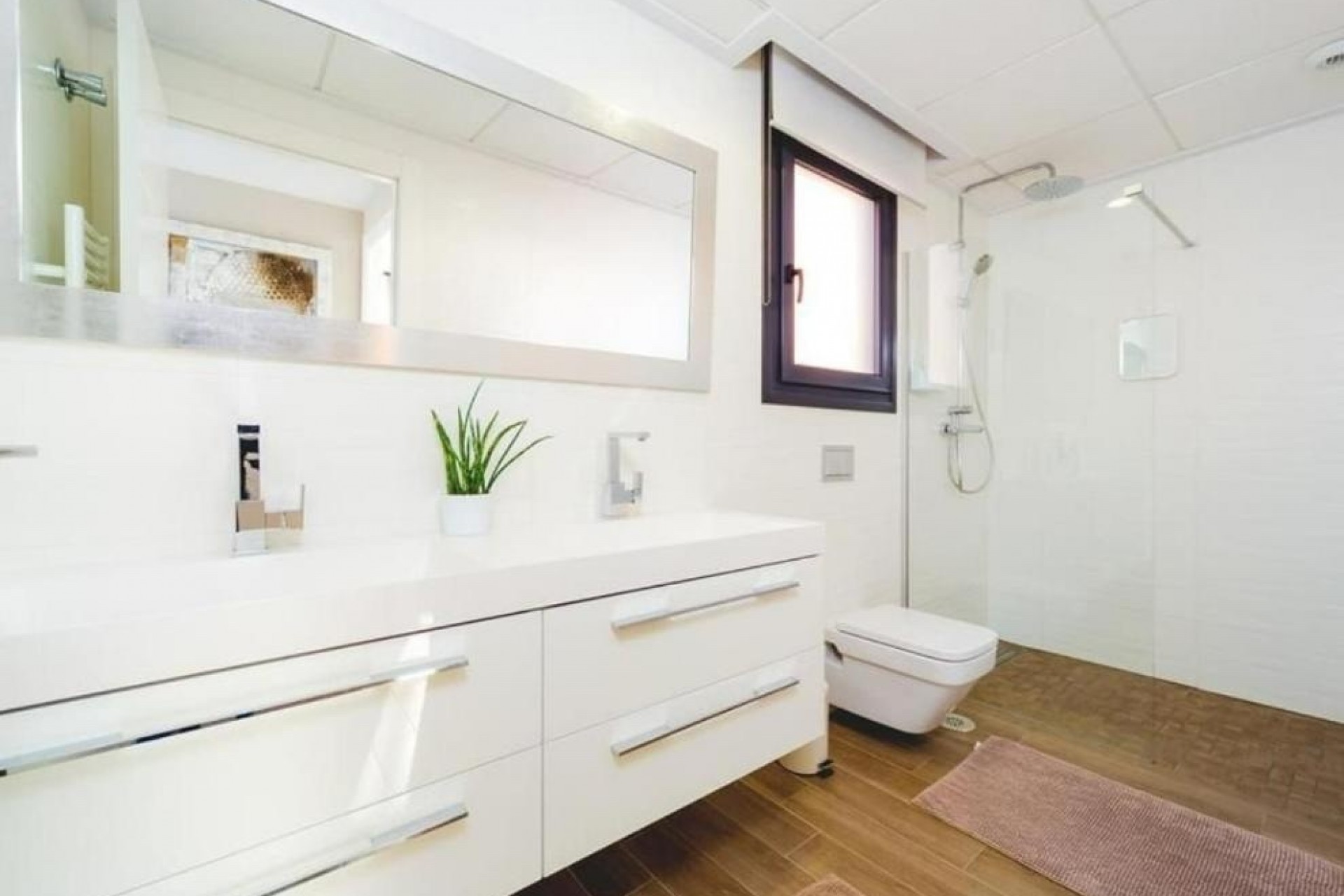 Resale - Villa -
Torrevieja