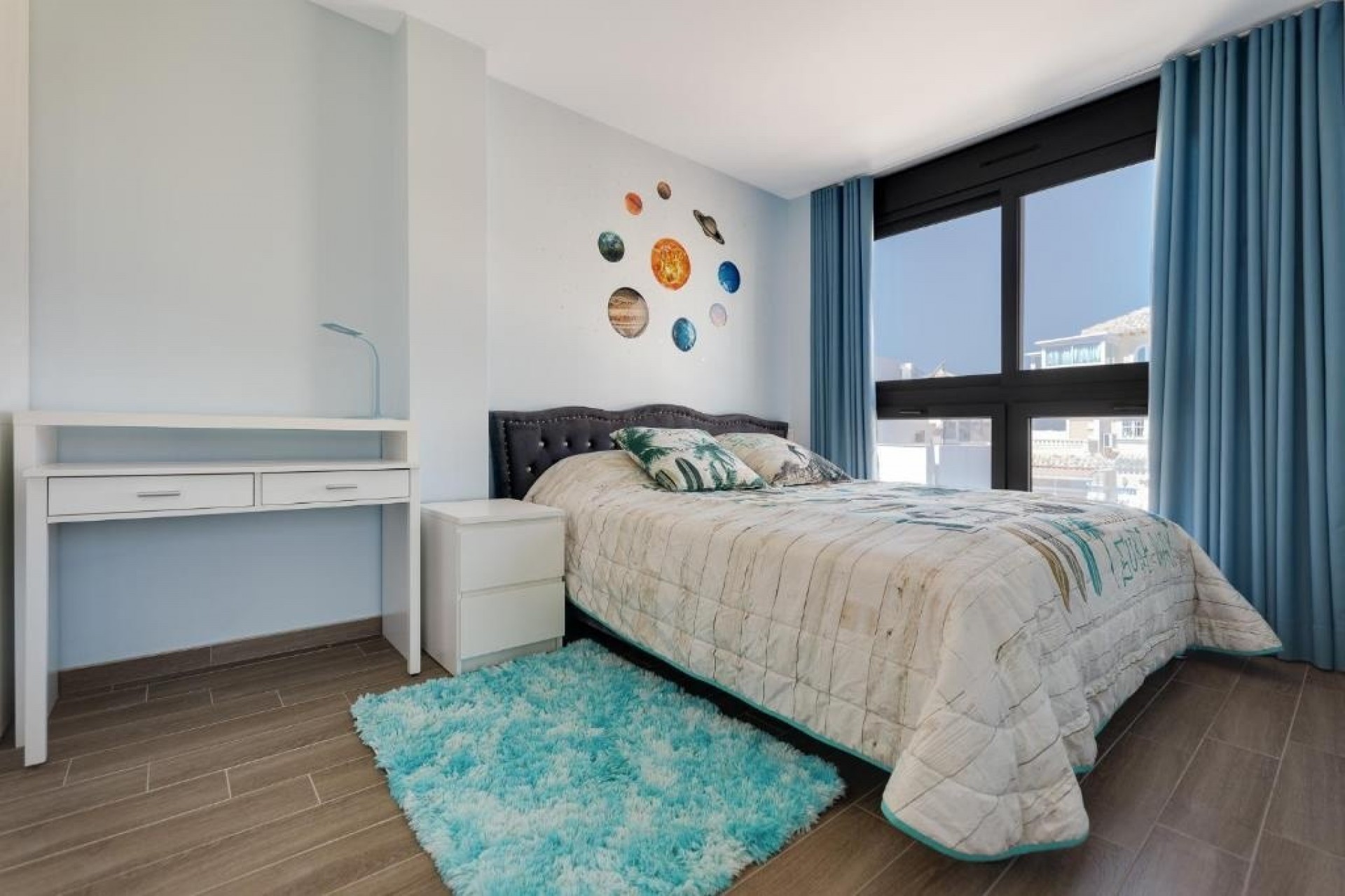 Resale - Villa -
Torrevieja