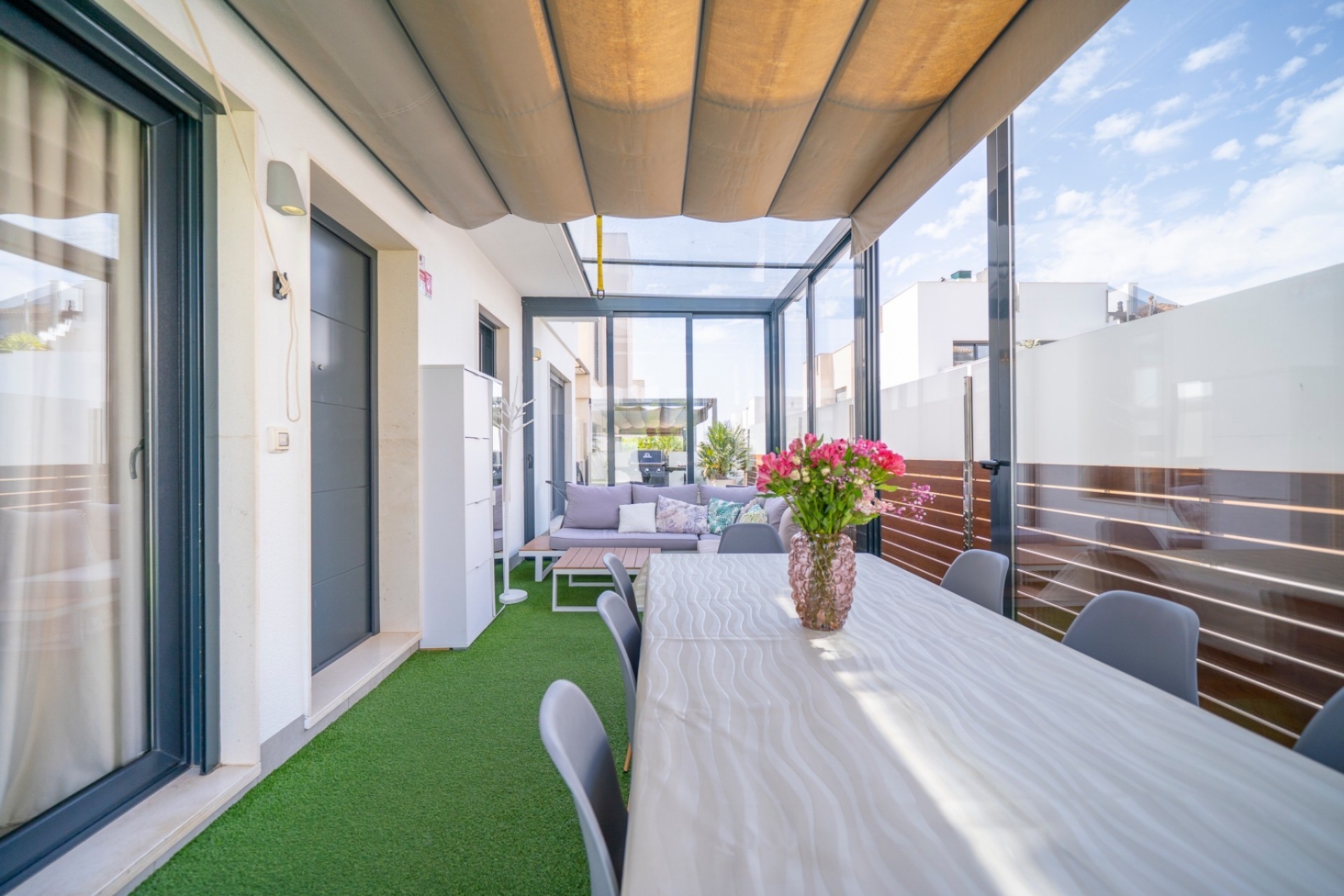 Resale - Villa -
Torrevieja