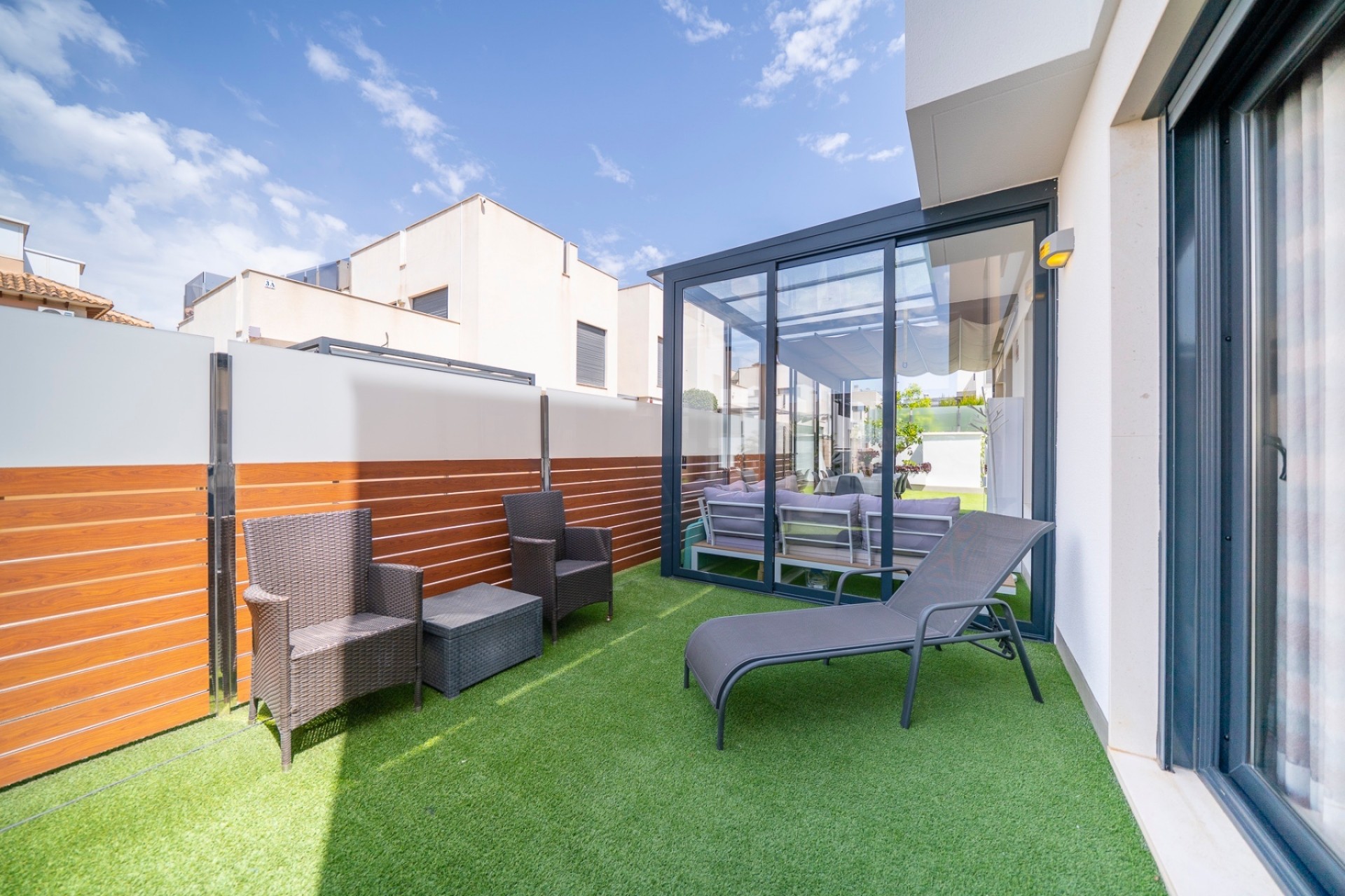 Resale - Villa -
Torrevieja