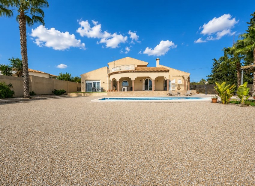 Resale - Villa -
Valle del Sol