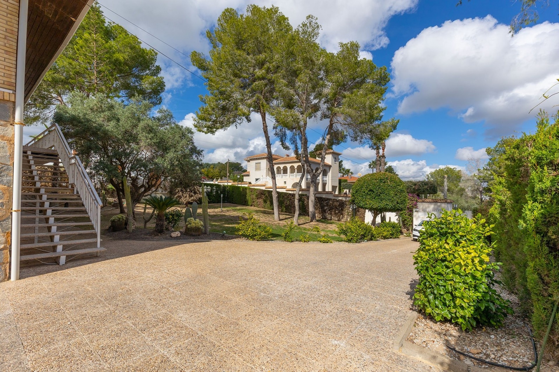 Resale - Villa -
Villamartin