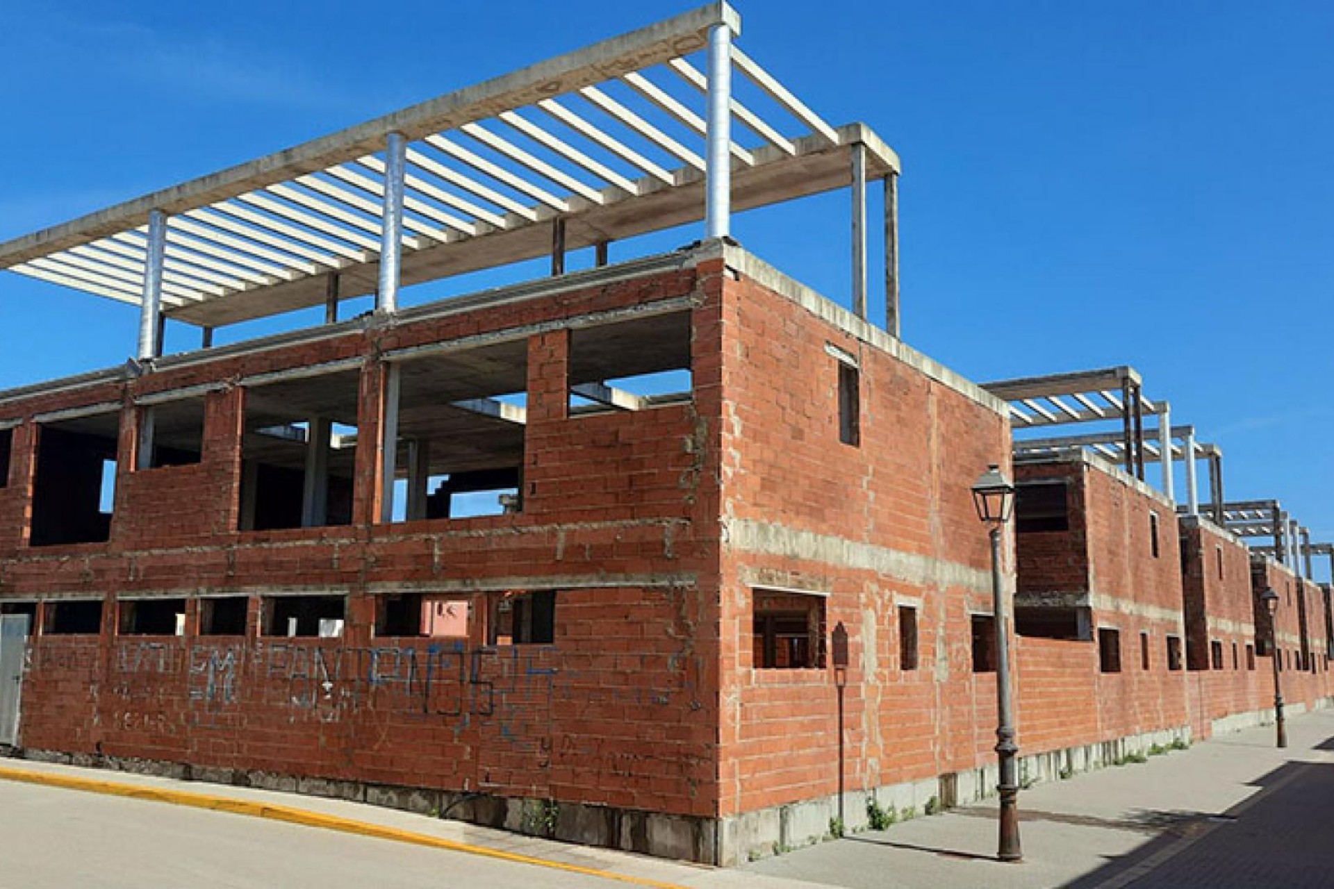 Reventa - Adosado -
Denia