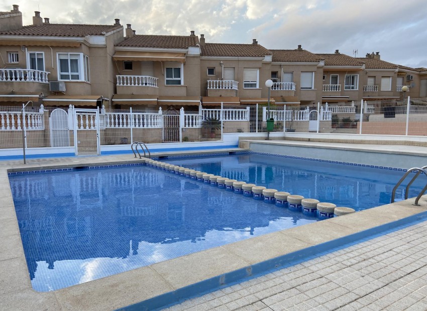 Reventa - Adosado -
Santa Pola