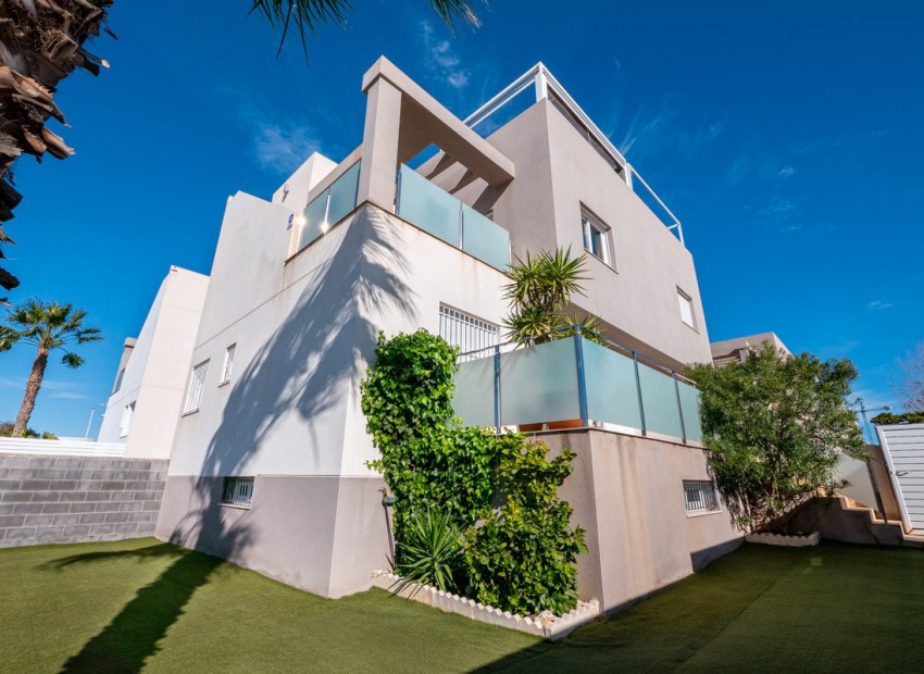 Reventa - Adosado -
Torrevieja - Nueva Torrevieja - Aguas Nuevas