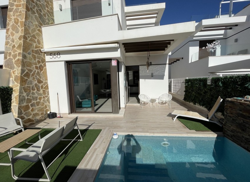 Reventa - Adosado -
Villamartin