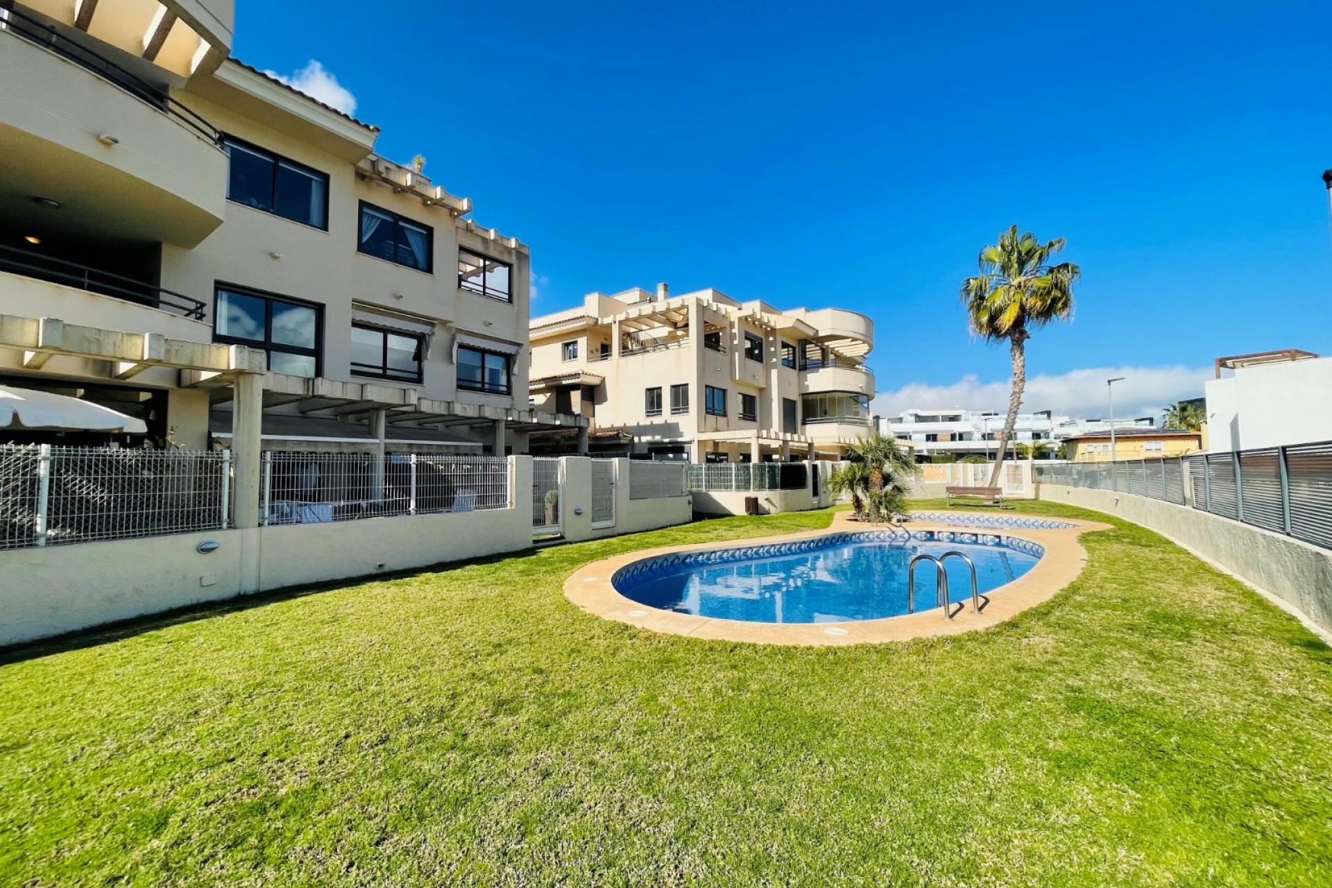 Reventa - Apartamento -
Albir