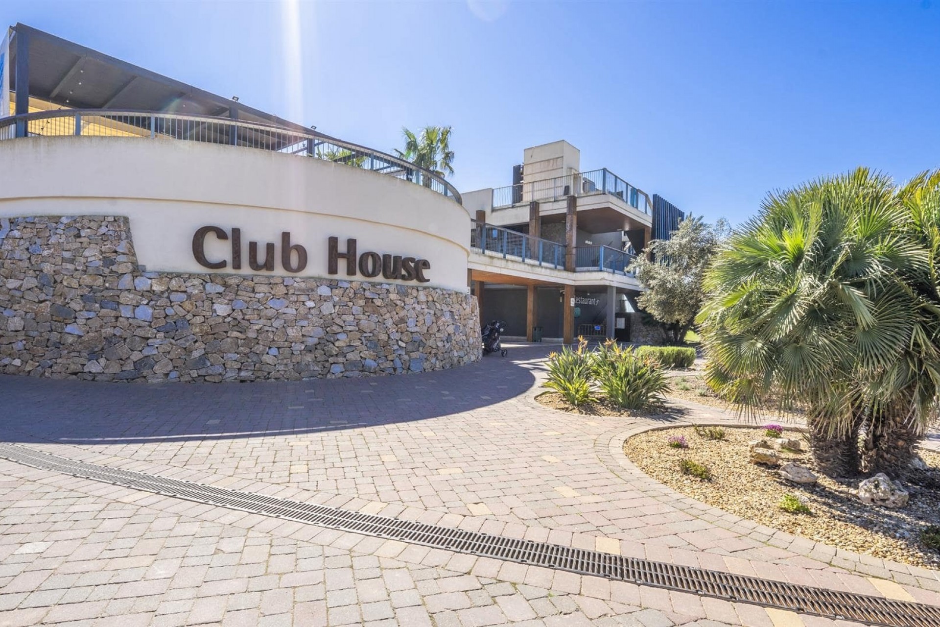 Reventa - Apartamento -
Roda Golf Resort