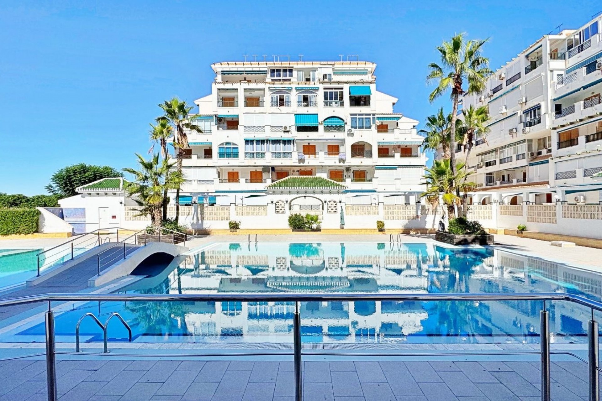 Reventa - Apartamento -
Torrevieja - La Mata