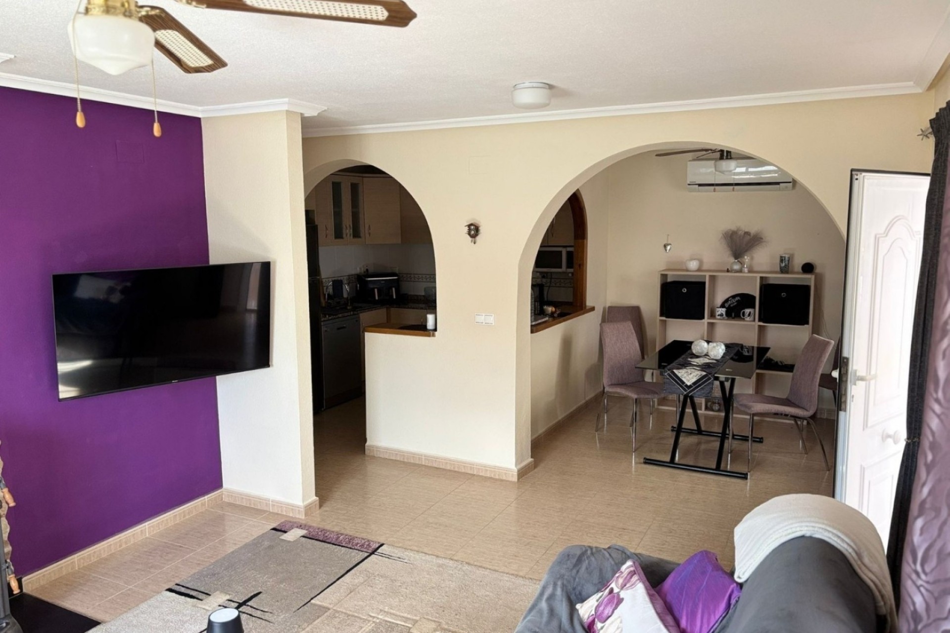 Reventa -  -
Avileses