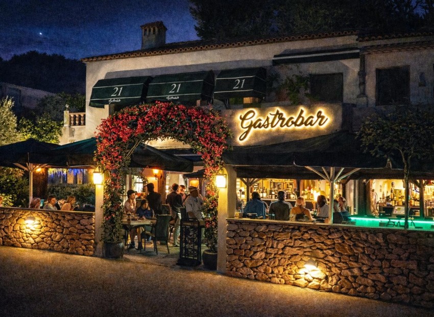 Reventa - Bar / Restaurante -
Moraira - Pinar del Advocat - Cometa