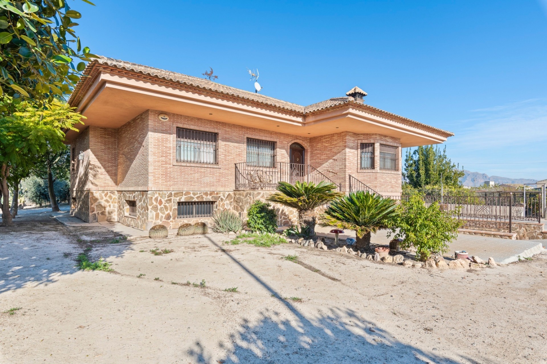 Reventa - Casa de campo -
Murcia - Carretera de Beniel