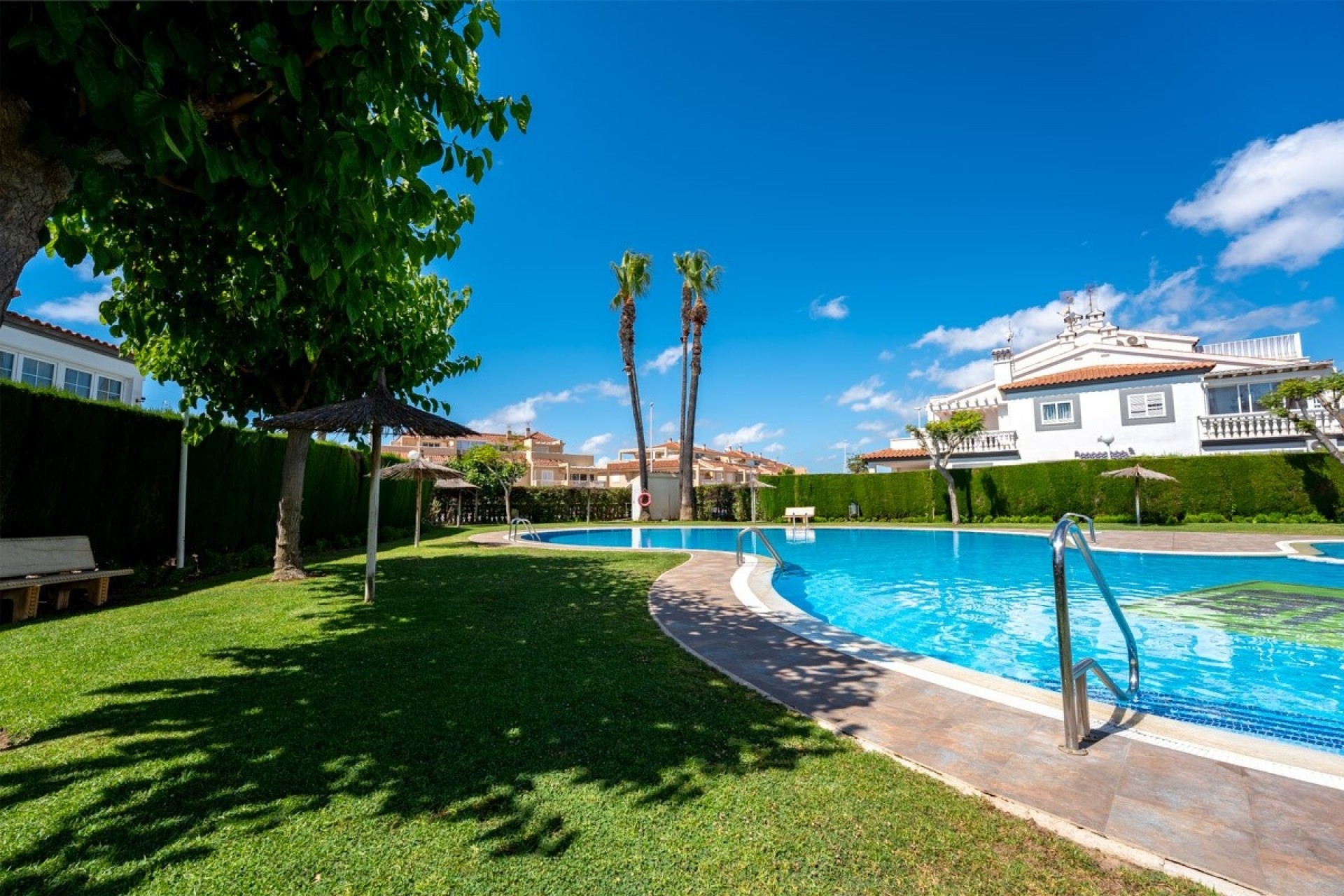 Reventa - Casa de campo -
Orihuela Costa - La Florida
