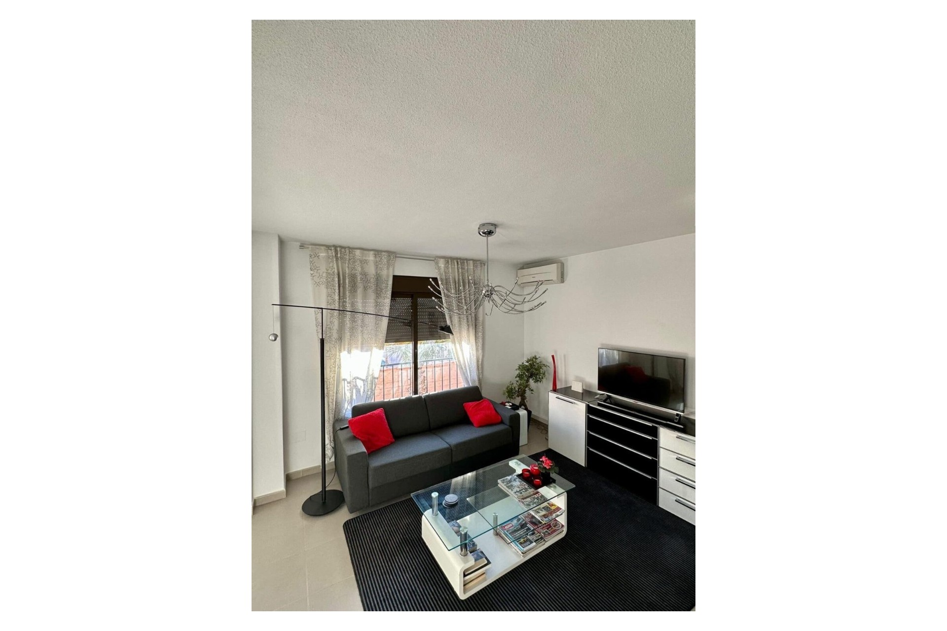 Reventa - Casa de campo -
Torrevieja