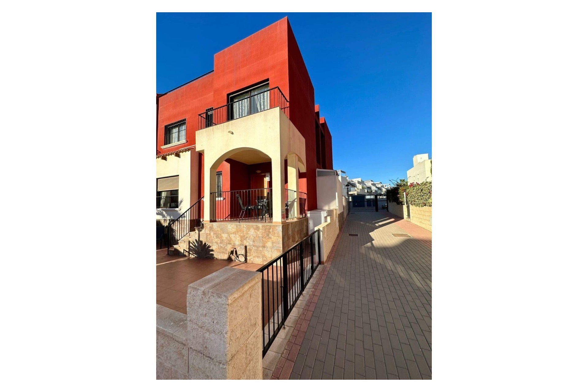 Reventa - Casa de campo -
Torrevieja