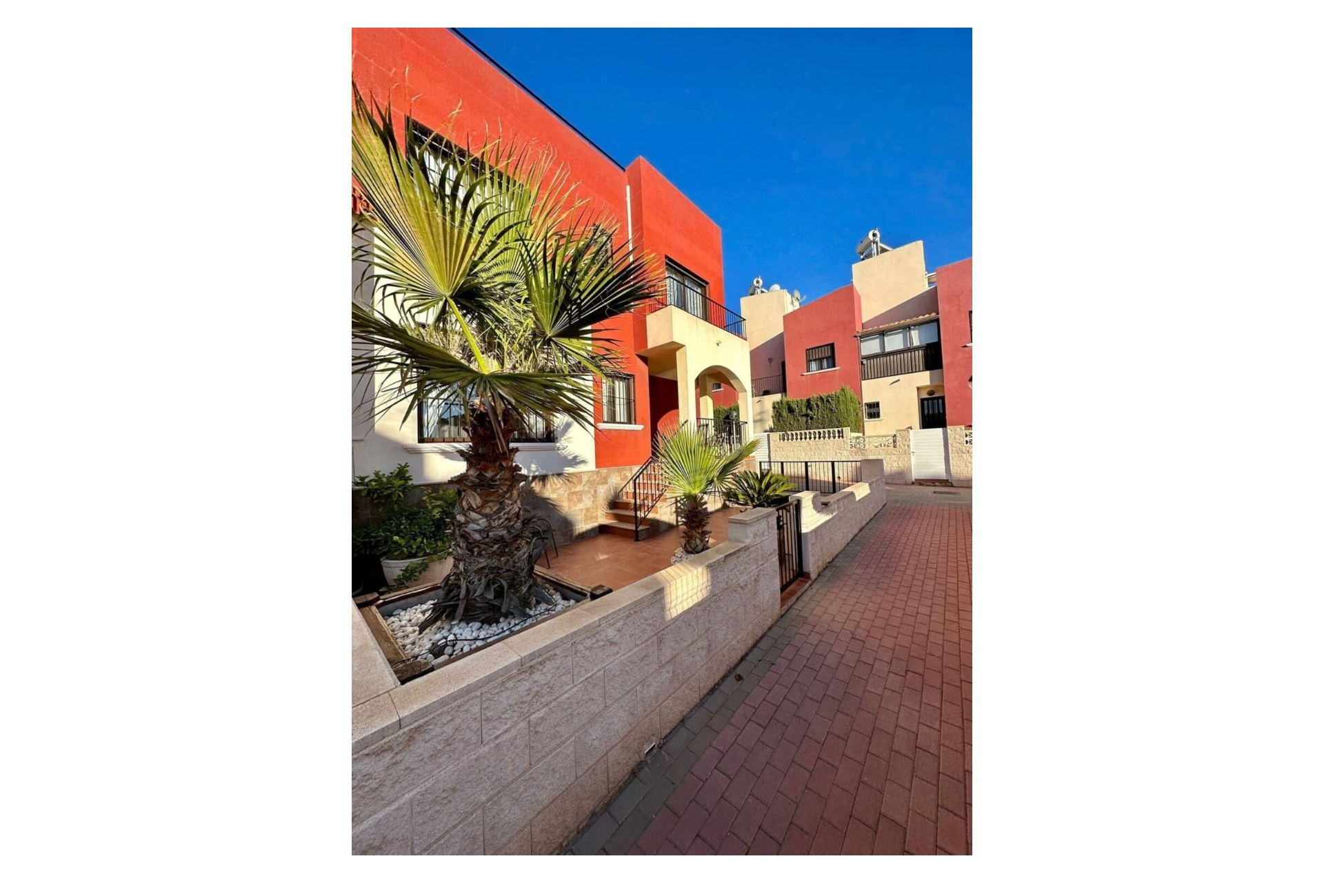 Reventa - Casa de campo -
Torrevieja