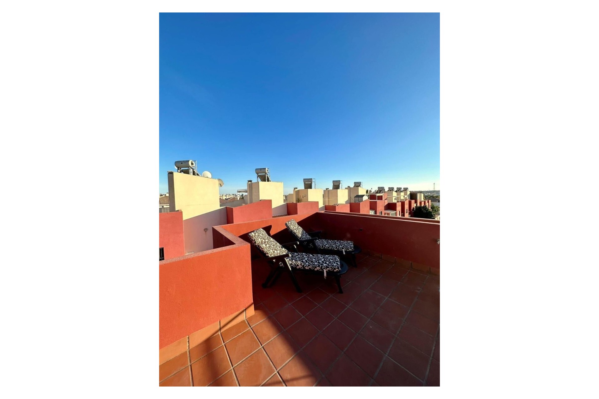 Reventa - Casa de campo -
Torrevieja