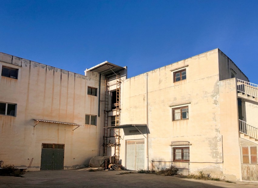 Reventa - Comercial -
Jávea / Xàbia - Centro ciudad