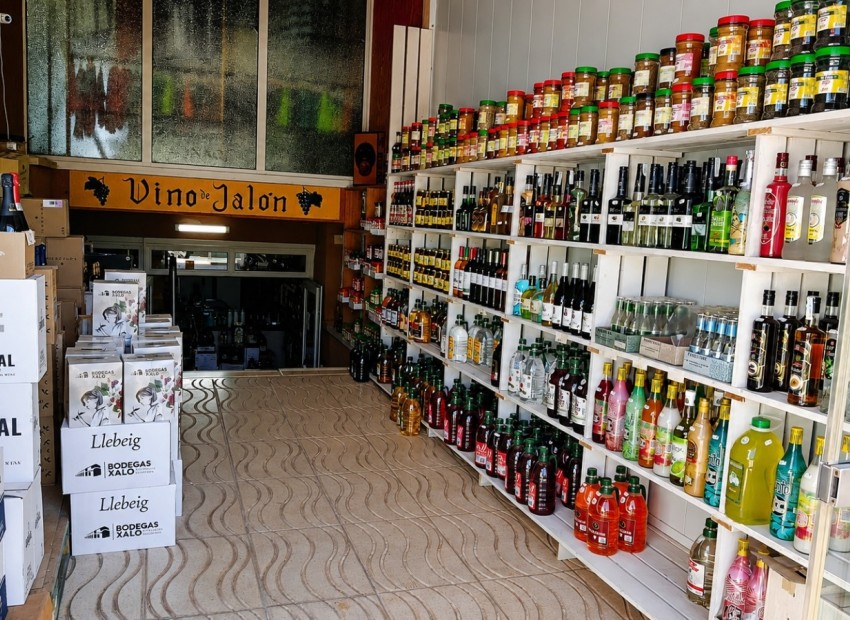 Reventa - Comercial -
Moraira - Casco Urbano